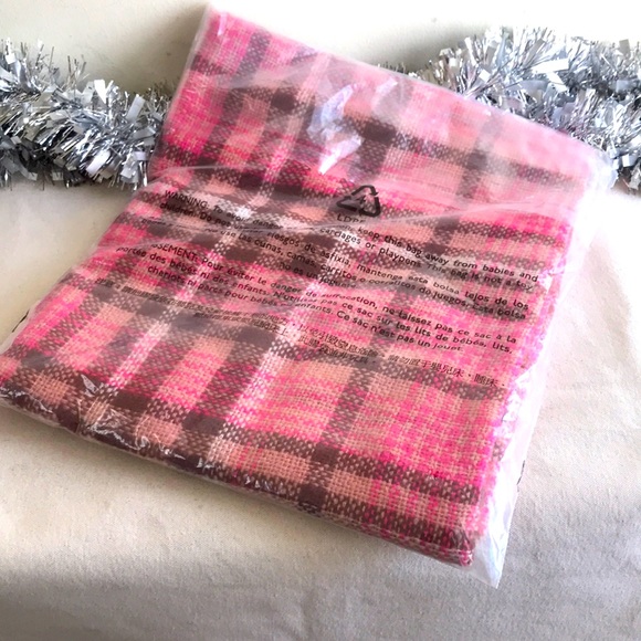 NWT Madewell Azalea plaid Gauzy pink plaid Scarf New Great Gift Idea - Picture 2 of 6